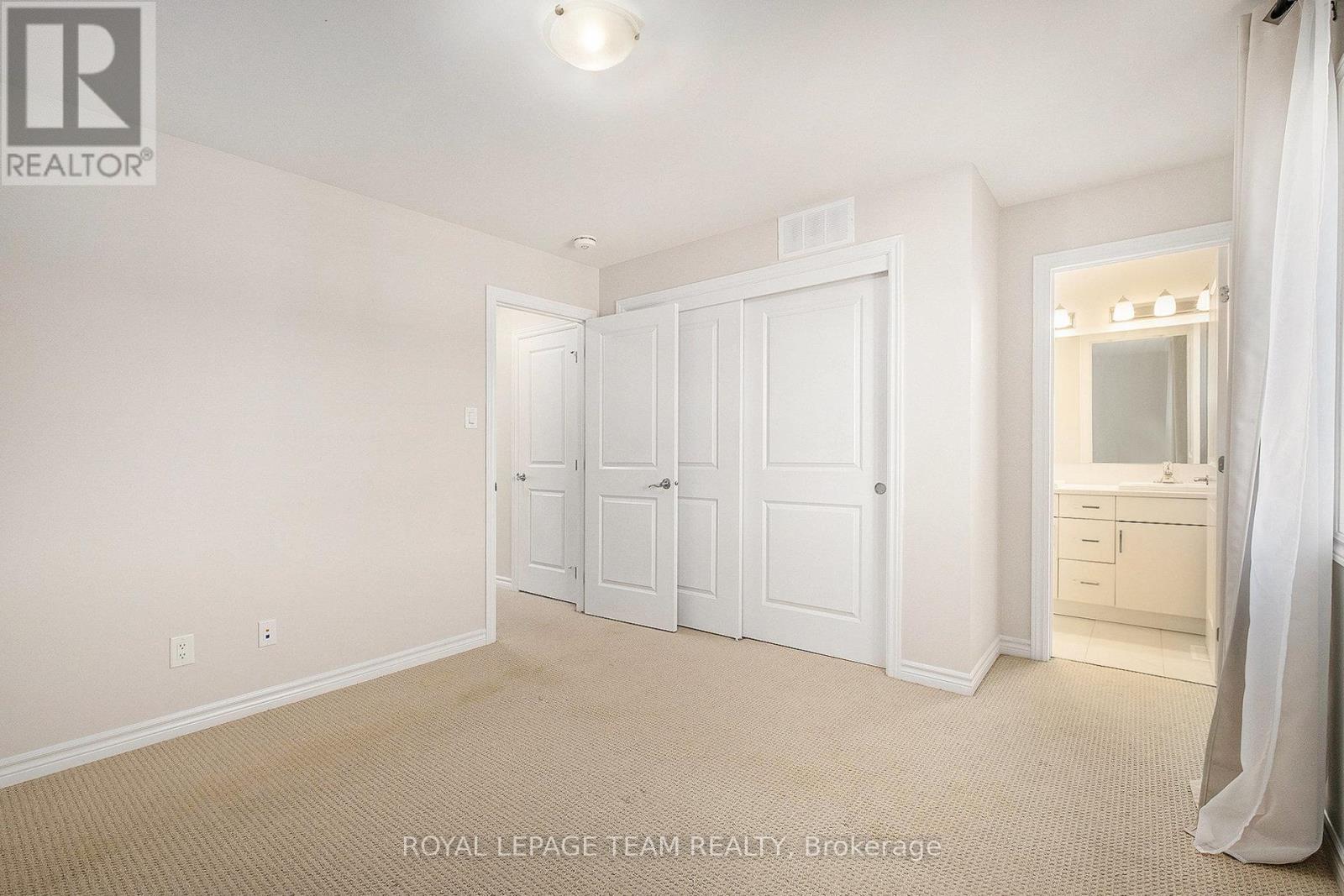 Photo 20 of 130 Wabikon Crescent, Ottawa ON