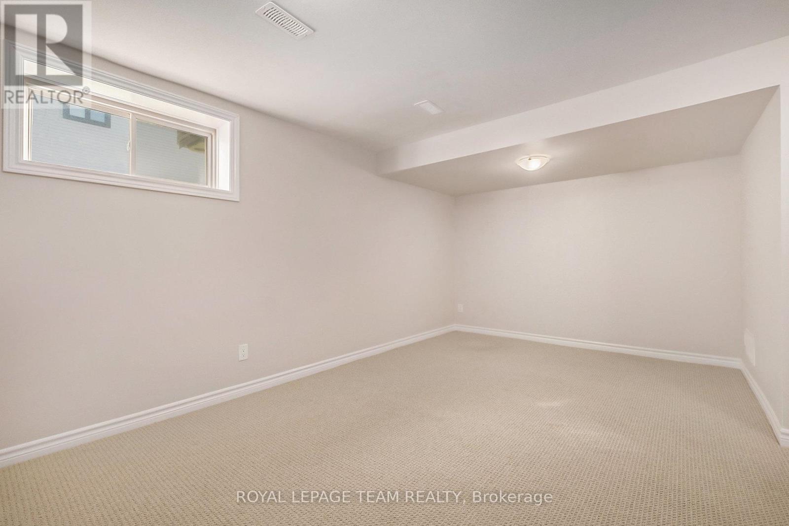 Photo 28 of 130 Wabikon Crescent, Ottawa ON