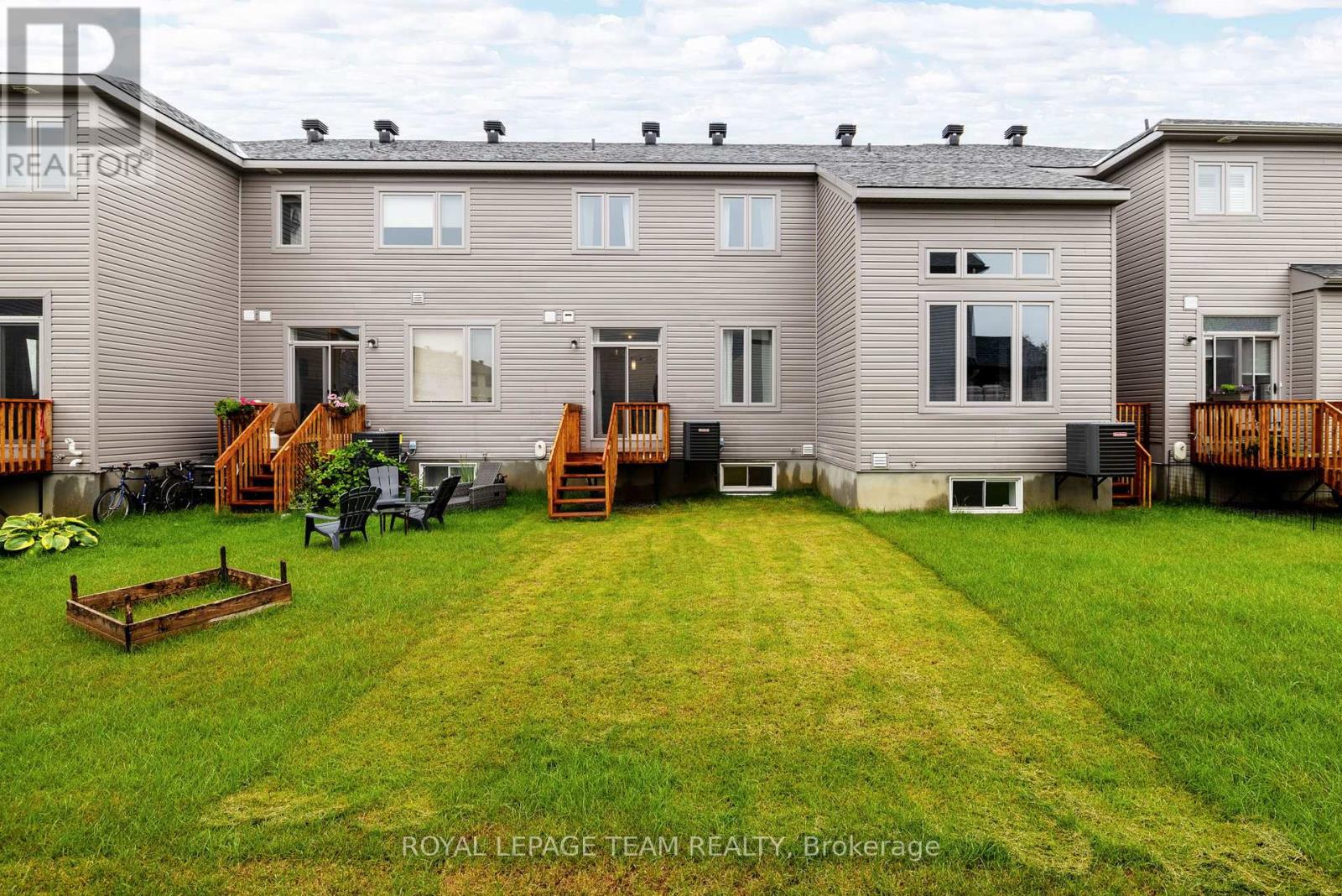 Photo 30 of 130 Wabikon Crescent, Ottawa ON