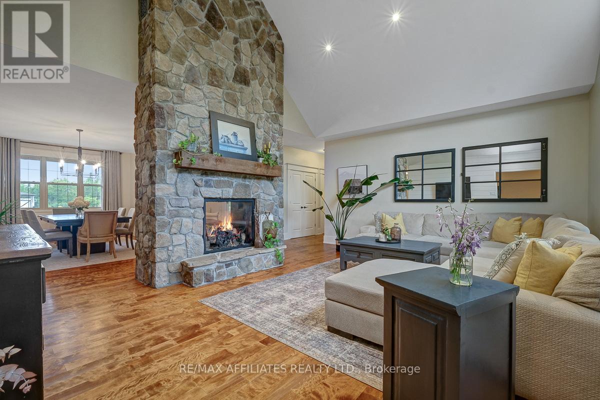 Photo 33 of 111 Ironstone Court, Ottawa ON