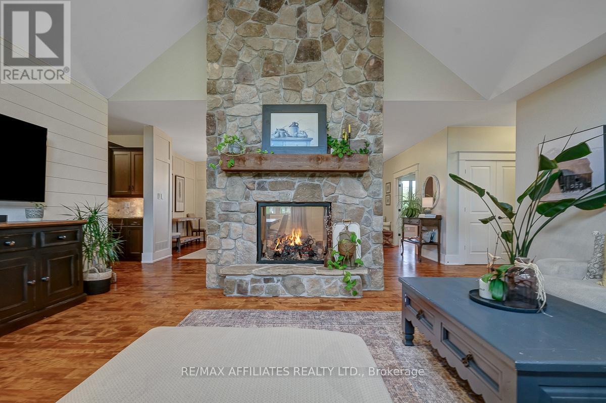 Photo 12 of 111 Ironstone Court, Ottawa ON