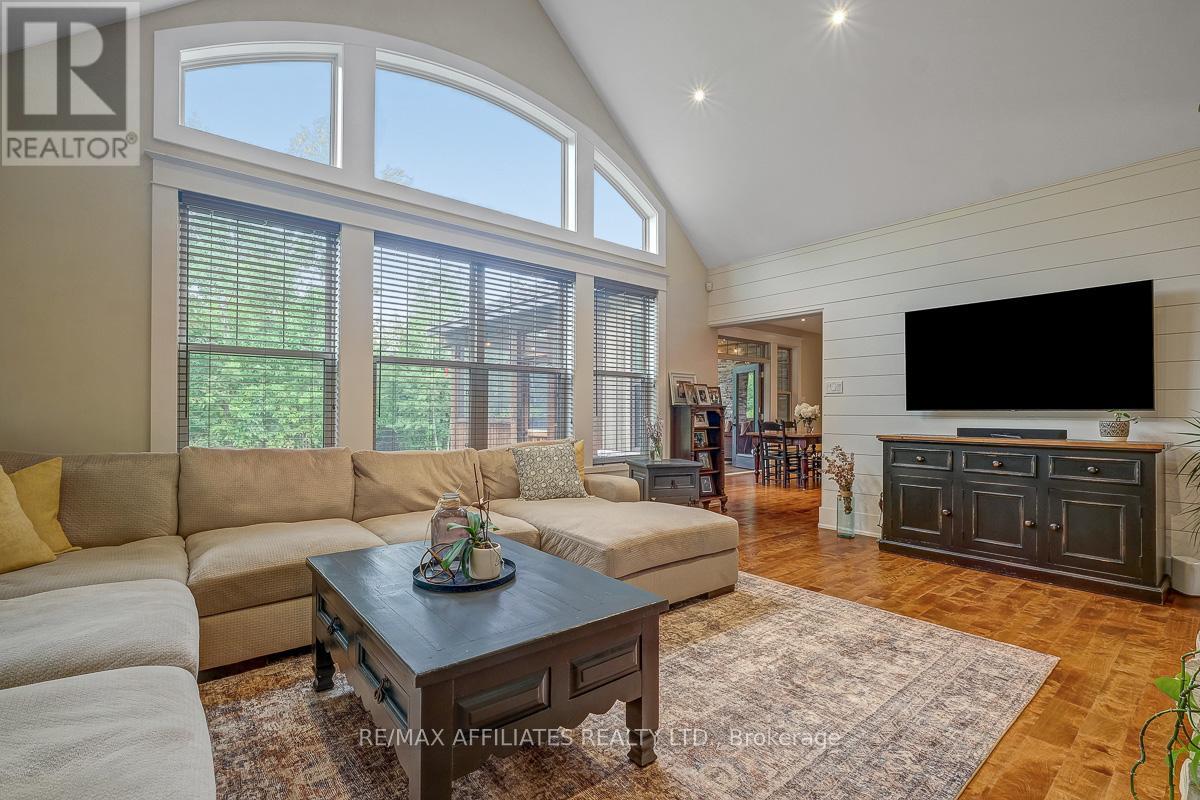 Photo 15 of 111 Ironstone Court, Ottawa ON