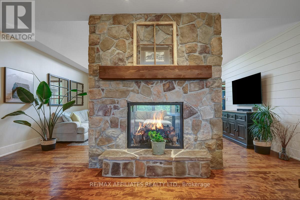 Photo 21 of 111 Ironstone Court, Ottawa ON