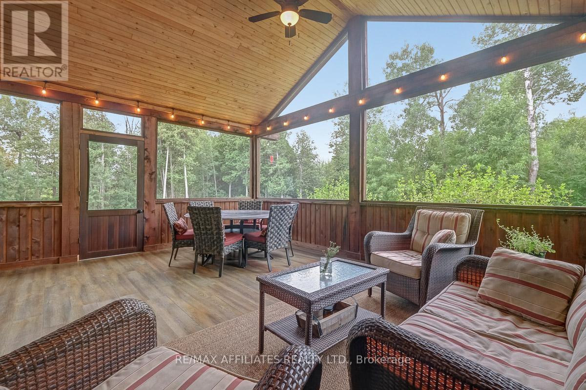 Photo 17 of 111 Ironstone Court, Ottawa ON