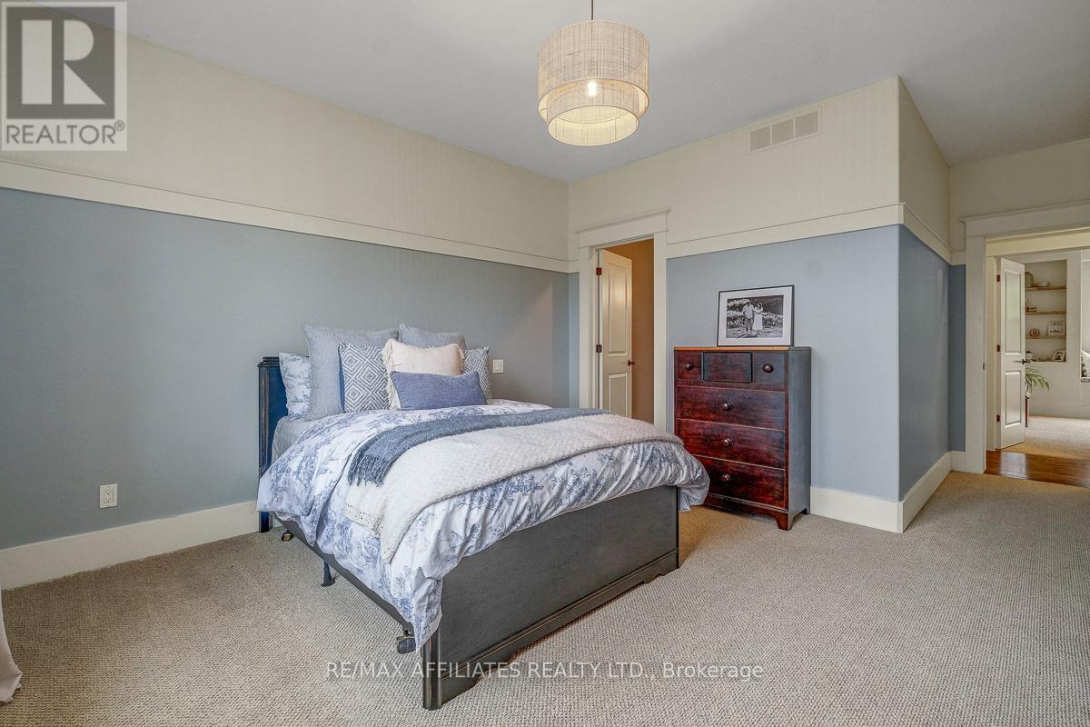 Photo 36 of 111 Ironstone Court, Ottawa ON