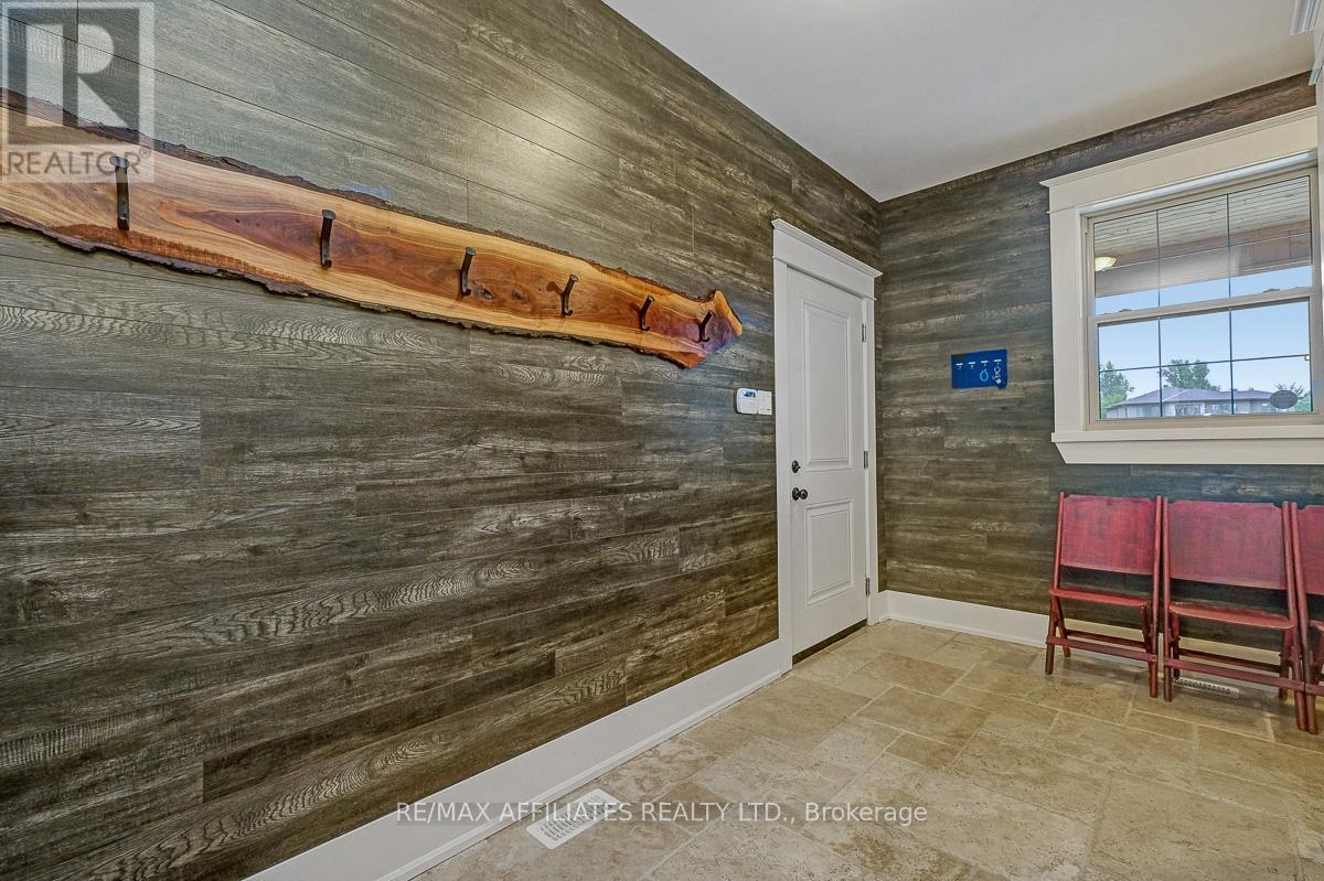 Photo 3 of 111 Ironstone Court, Ottawa ON