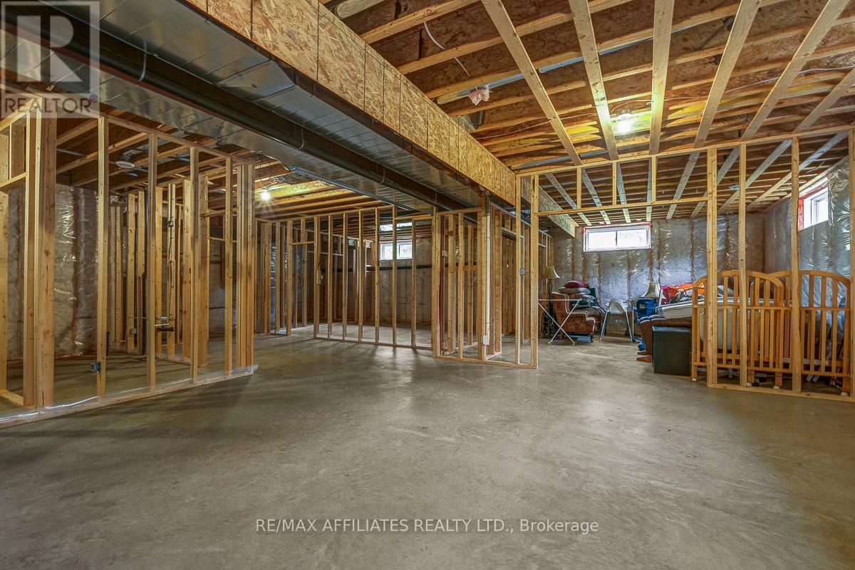 Photo 32 of 111 Ironstone Court, Ottawa ON