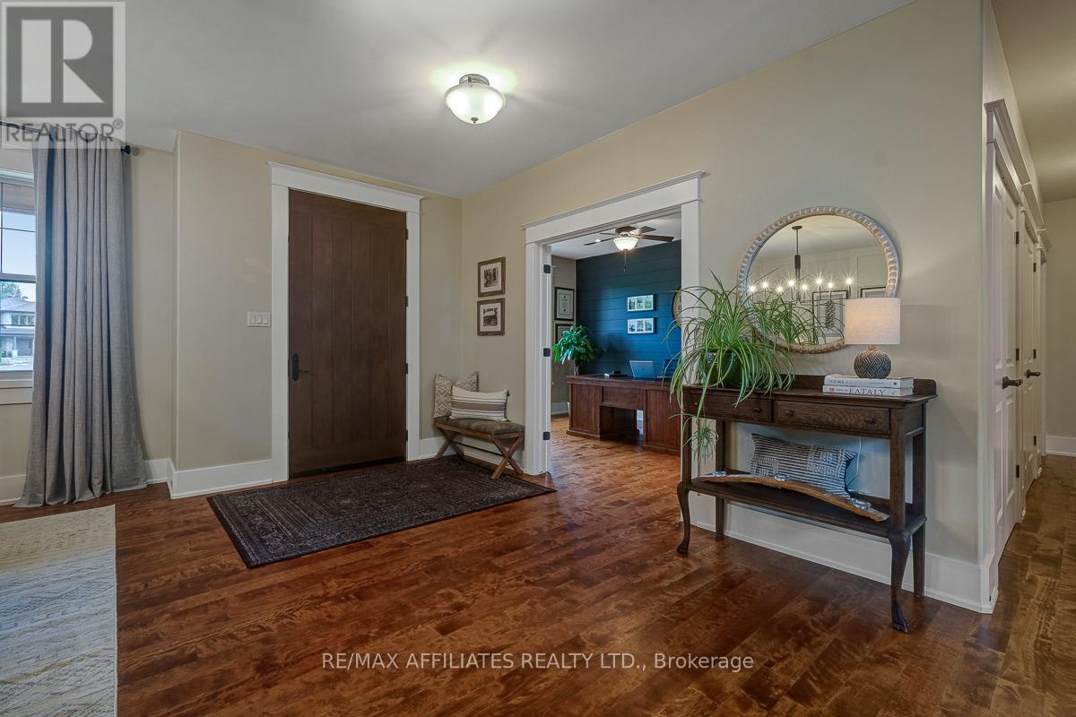 Photo 13 of 111 Ironstone Court, Ottawa ON