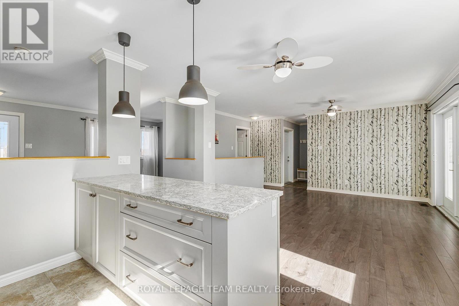 Photo 12 of 2833 Dunrobin Road, Ottawa ON