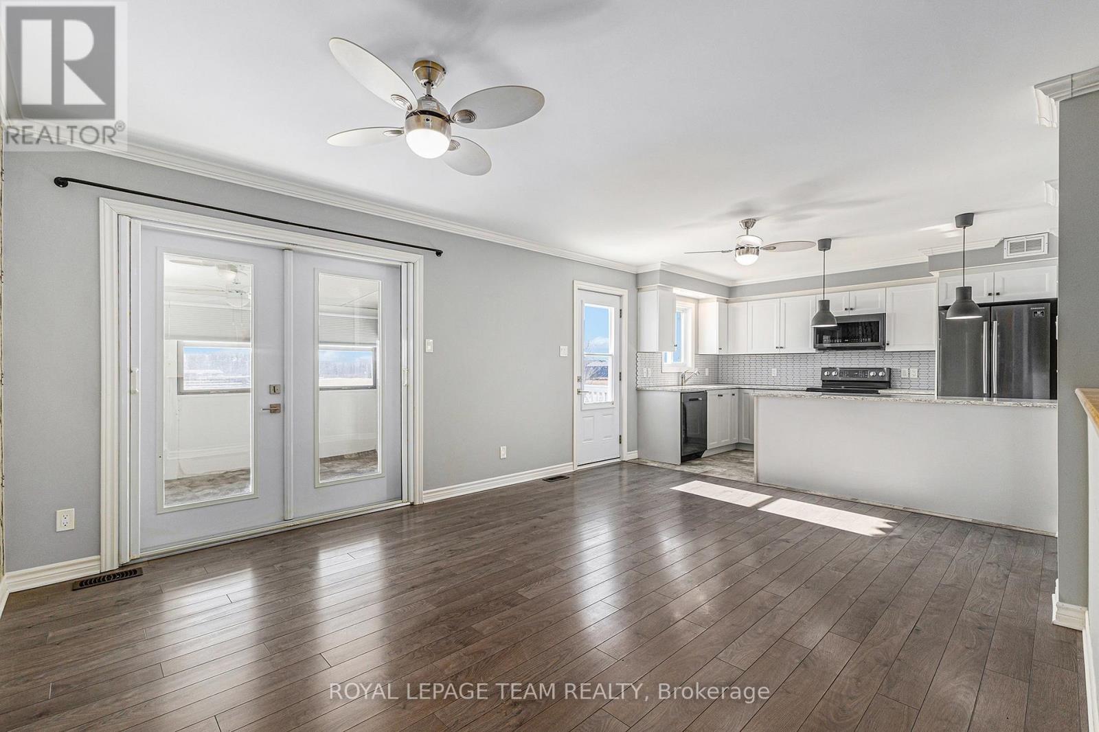 Photo 8 of 2833 Dunrobin Road, Ottawa ON