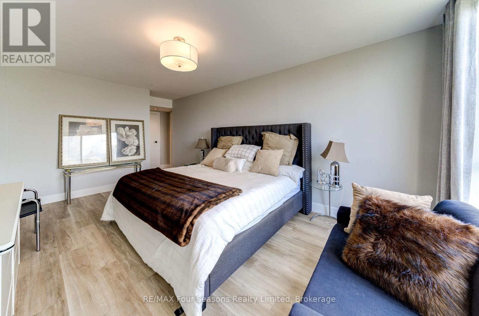 Photo 15 of 501 24 Ramblings Way, Collingwood ON