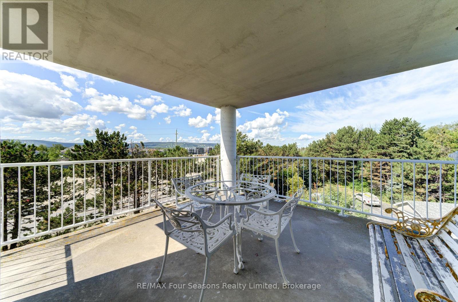 Photo 36 of 501 24 Ramblings Way, Collingwood ON