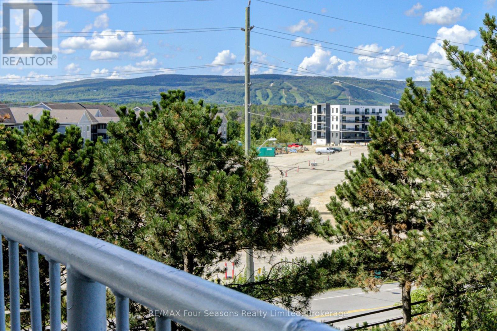 Photo 42 of 501 24 Ramblings Way, Collingwood ON