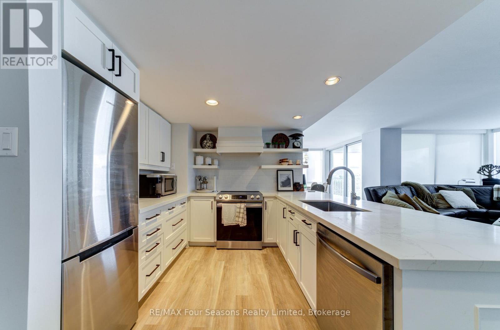 Photo 38 of 501 24 Ramblings Way, Collingwood ON