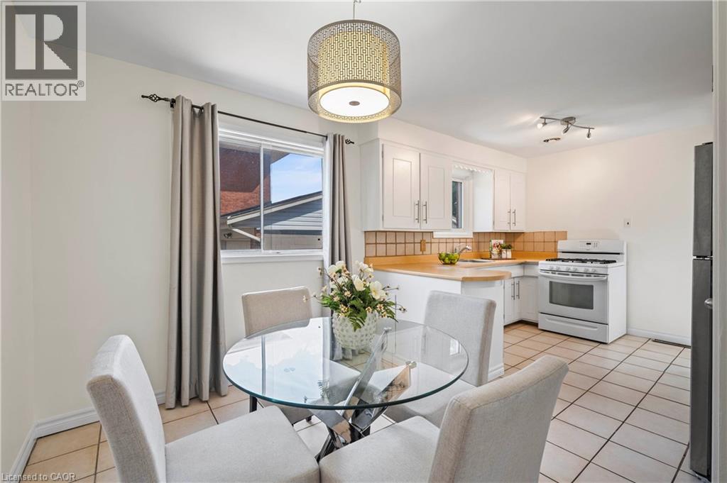Photo 10 of 91 Wilfred Avenue, Kitchener ON