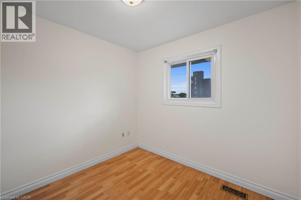 Photo 17 of 91 Wilfred Avenue, Kitchener ON