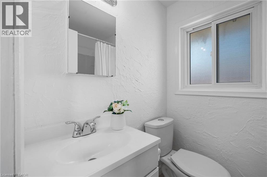 Photo 21 of 91 Wilfred Avenue, Kitchener ON