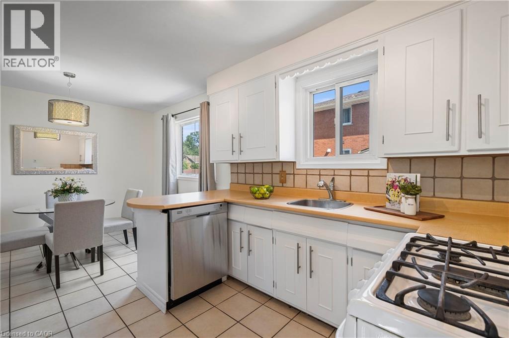 Photo 8 of 91 Wilfred Avenue, Kitchener ON