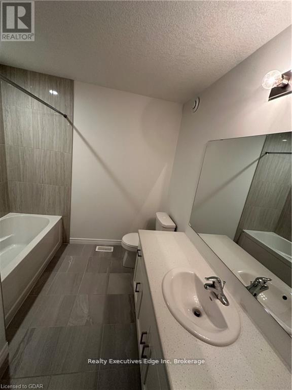 Photo 11 of 49 Dallan Drive, Guelph ON
