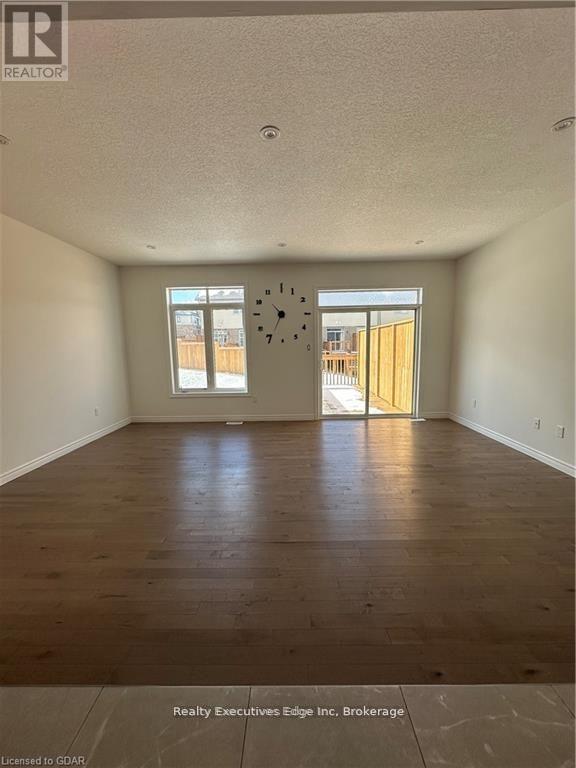 Photo 6 of 49 Dallan Drive, Guelph ON