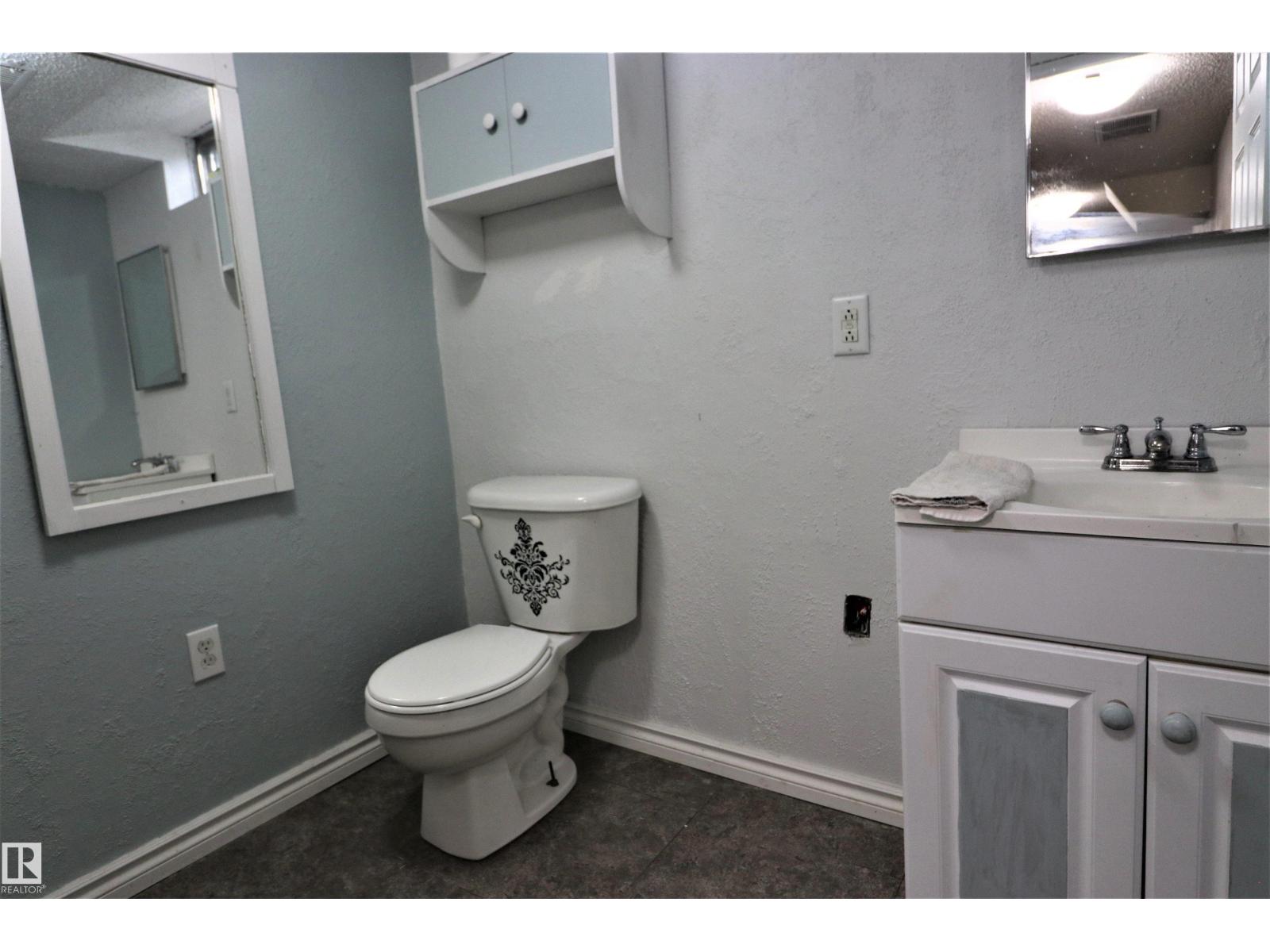 Photo 6 of 4317 54 St, Beaumont AB
