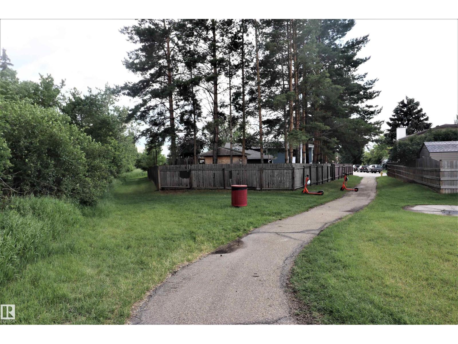Photo 4 of 4317 54 St, Beaumont AB