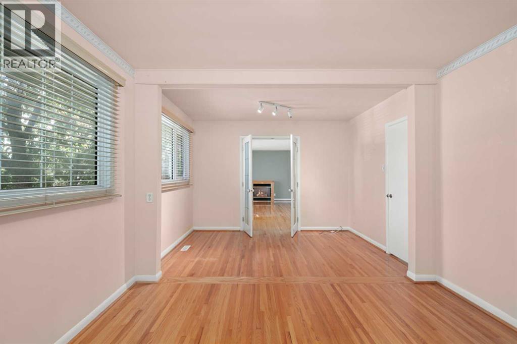 Photo 22 of 811 Seattle Drive Sw, Calgary AB