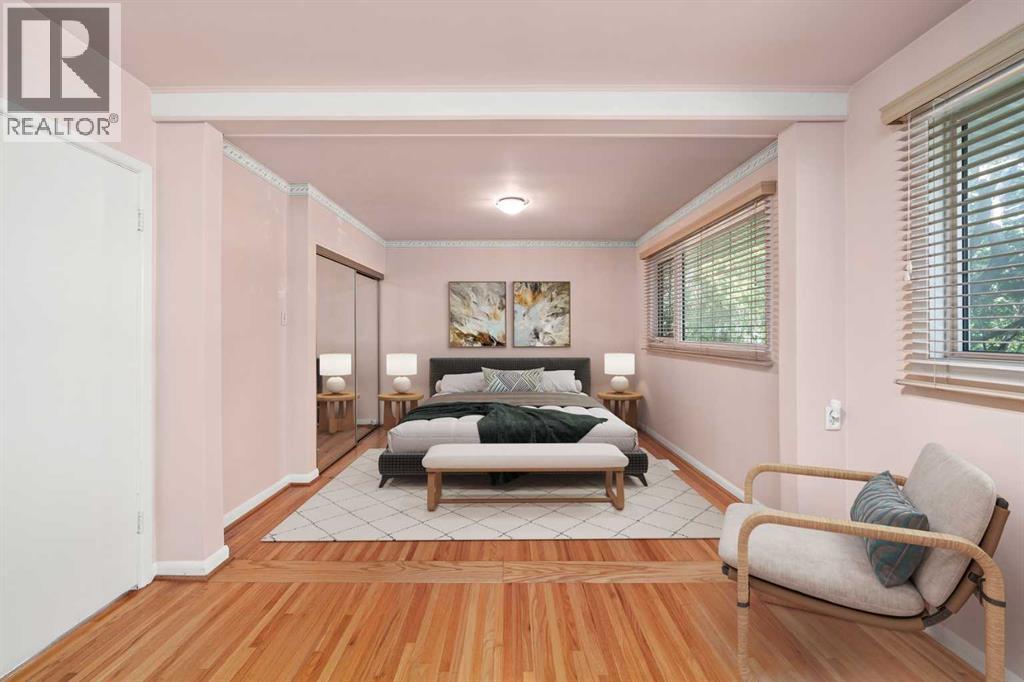 Photo 3 of 811 Seattle Drive Sw, Calgary AB