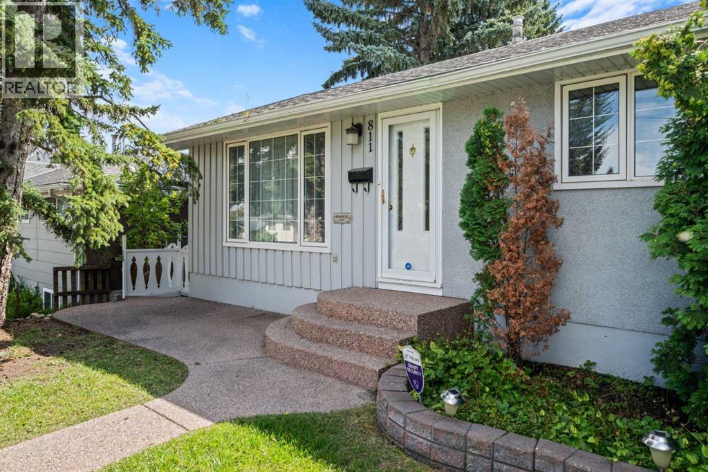 Photo 19 of 811 Seattle Drive Sw, Calgary AB