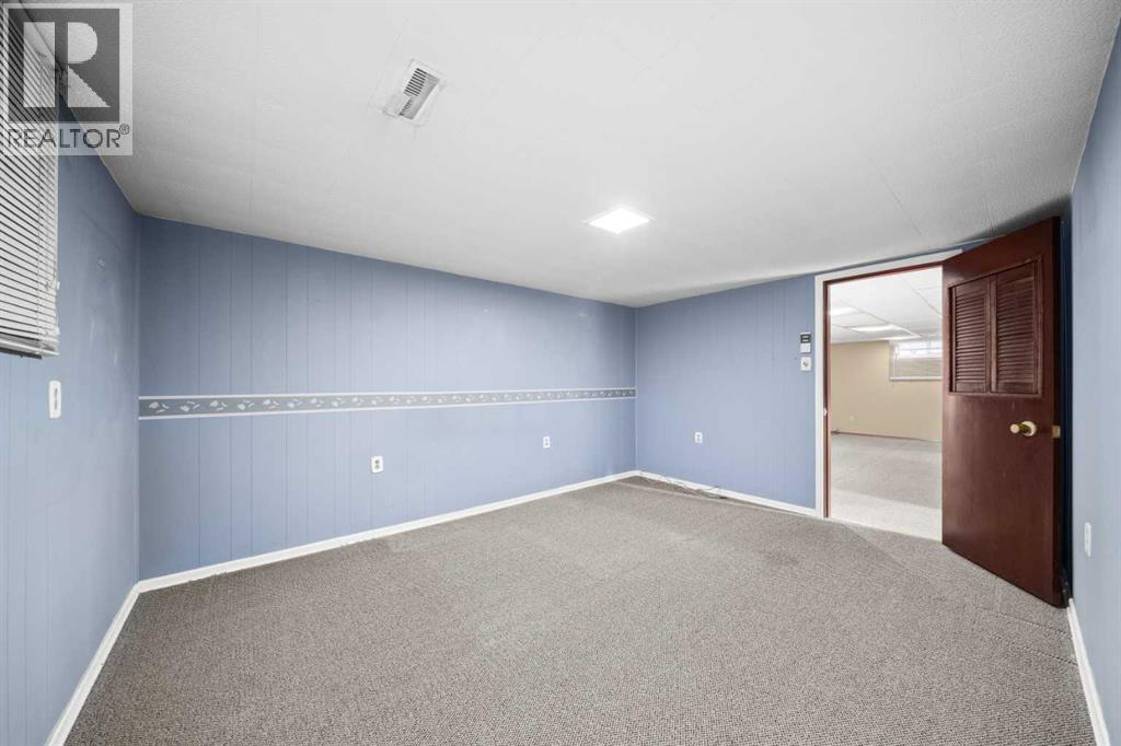 Photo 20 of 811 Seattle Drive Sw, Calgary AB