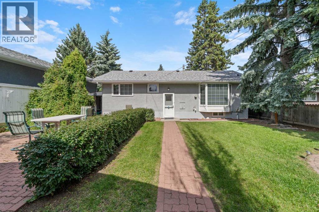 Photo 27 of 811 Seattle Drive Sw, Calgary AB