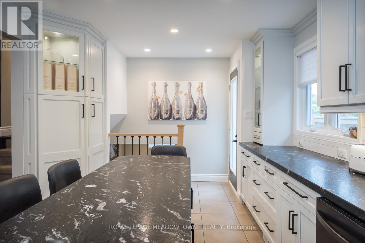 Photo 13 of 613 Foster Court, Milton ON