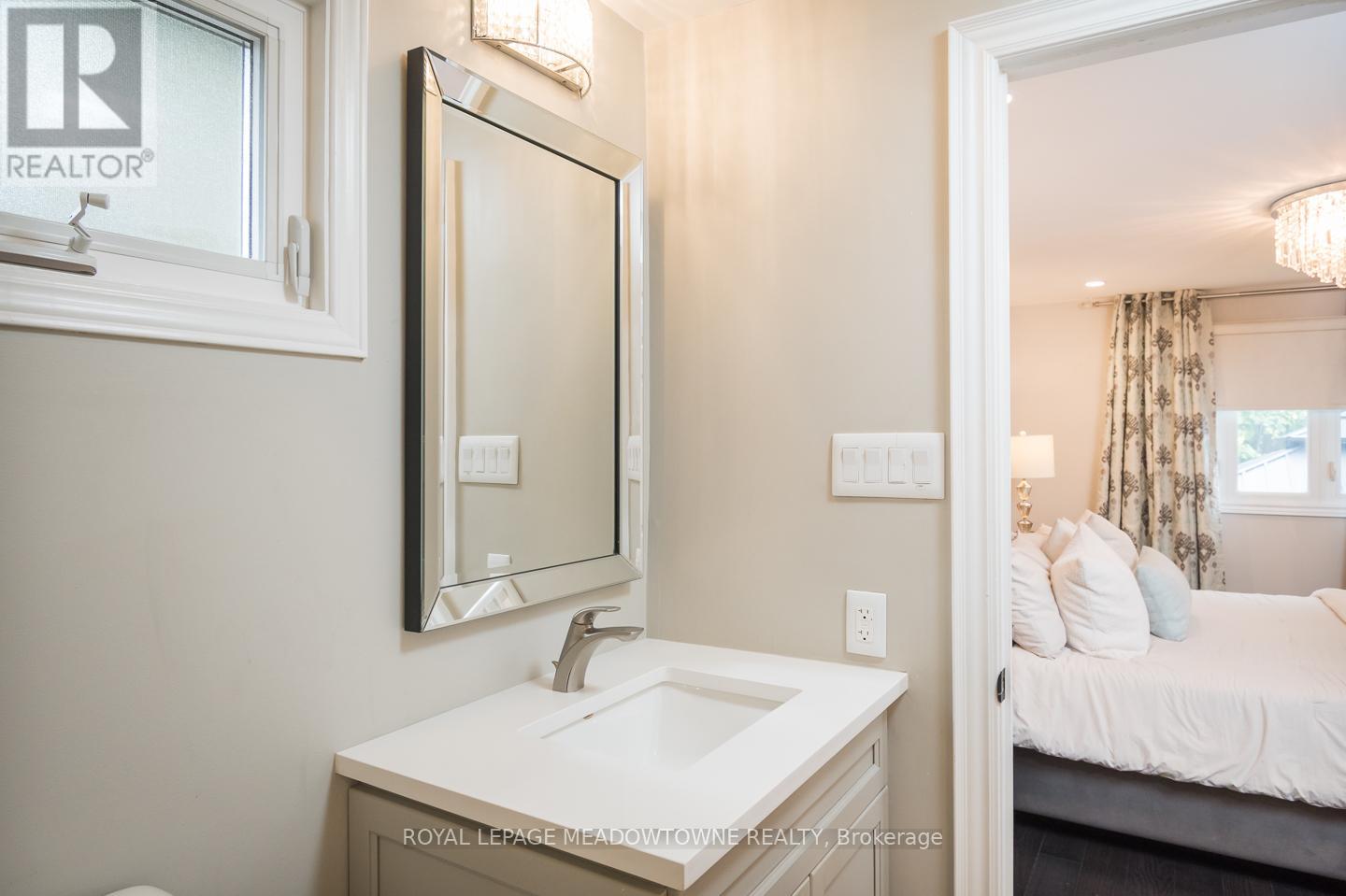 Photo 23 of 613 Foster Court, Milton ON