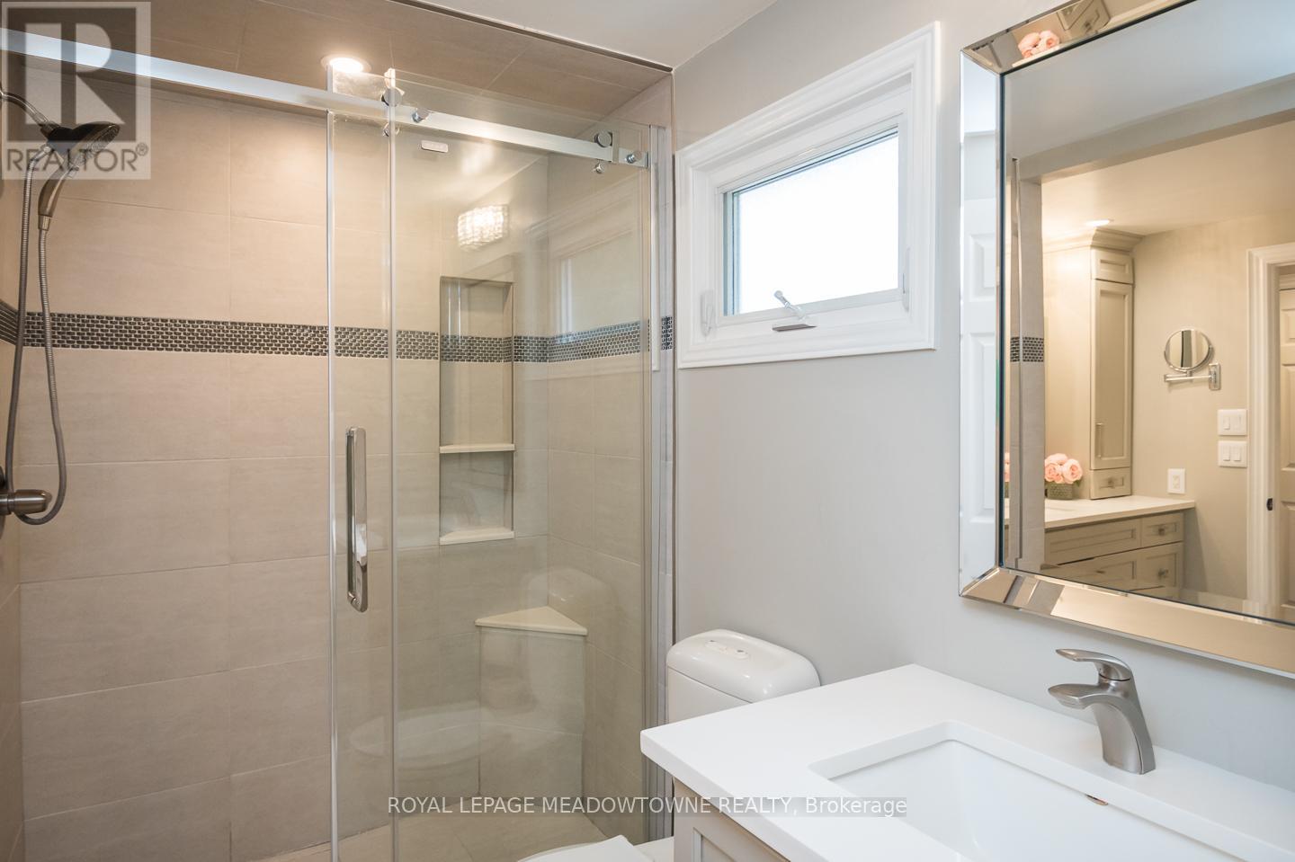 Photo 15 of 613 Foster Court, Milton ON