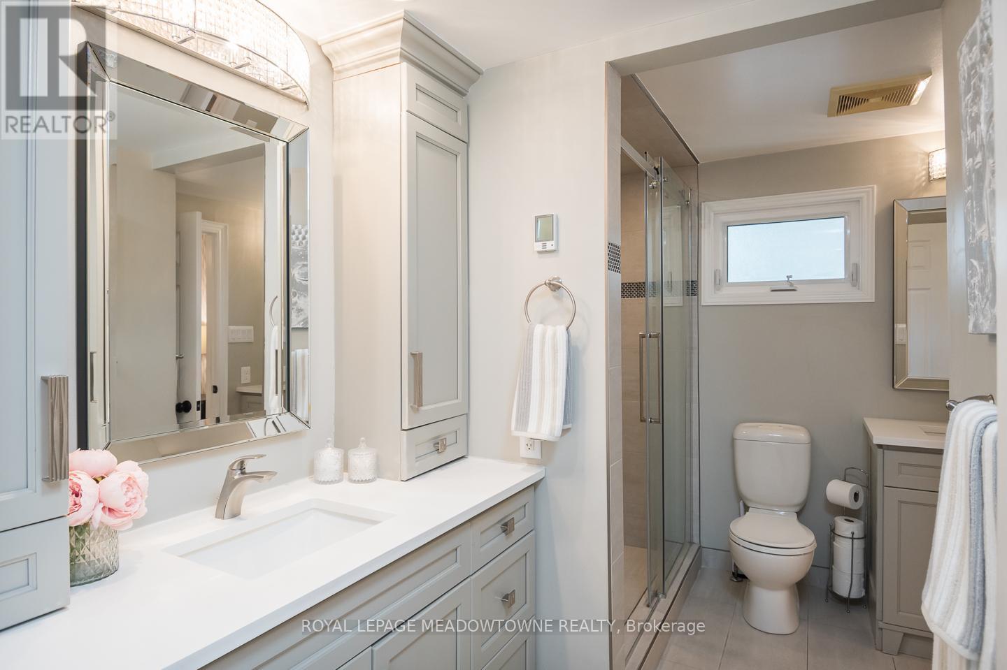 Photo 5 of 613 Foster Court, Milton ON