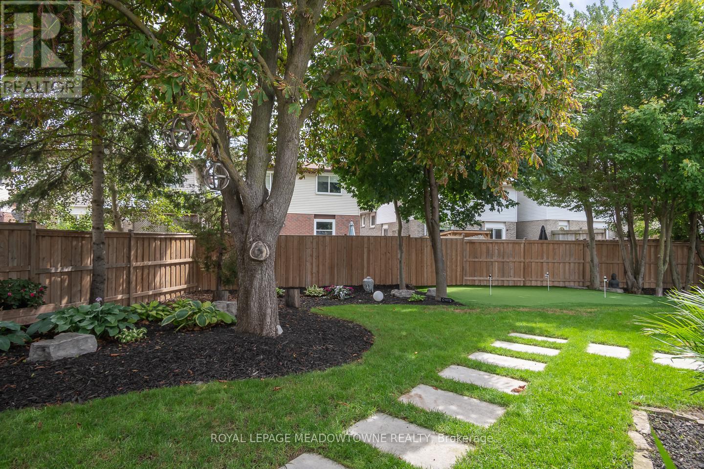 Photo 11 of 613 Foster Court, Milton ON