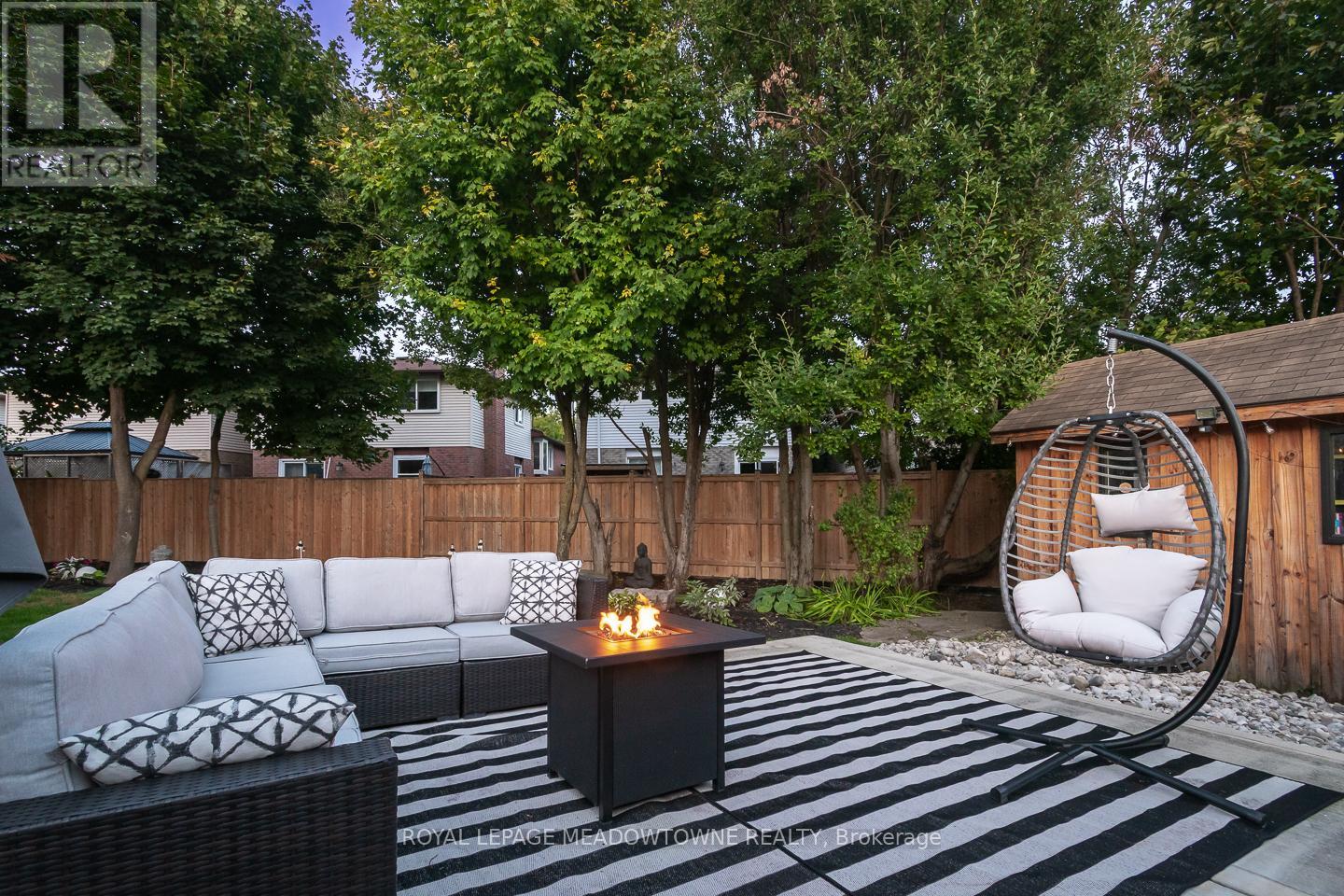 Photo 10 of 613 Foster Court, Milton ON
