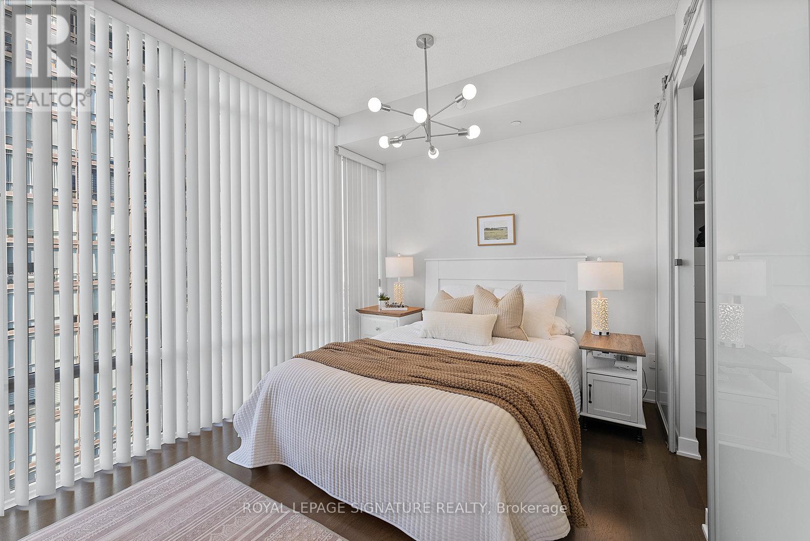 Photo 21 of 2005 90 Park Lawn Road, Toronto ON