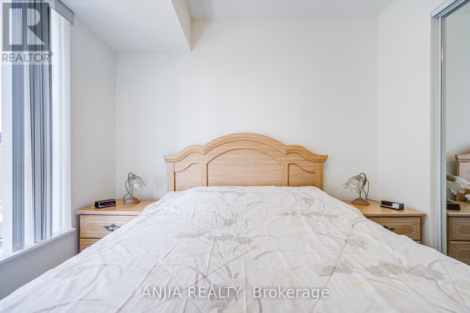 Photo 30 of 1526 9 Mabelle Avenue, Toronto ON
