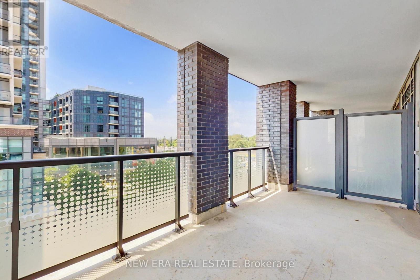 Photo 9 of 413 30 Samuel Wood Way, Toronto ON