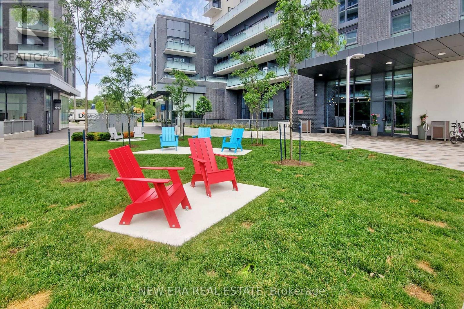 Photo 6 of 413 30 Samuel Wood Way, Toronto ON