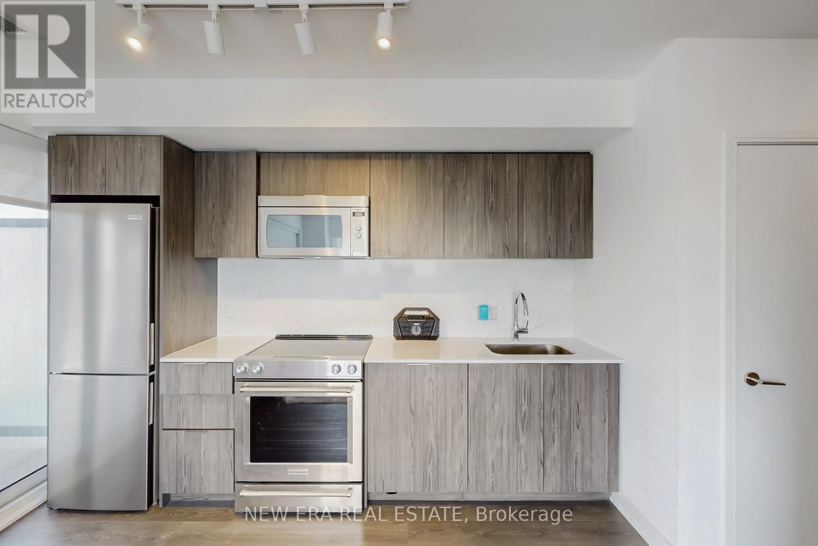 Photo 18 of 413 30 Samuel Wood Way, Toronto ON