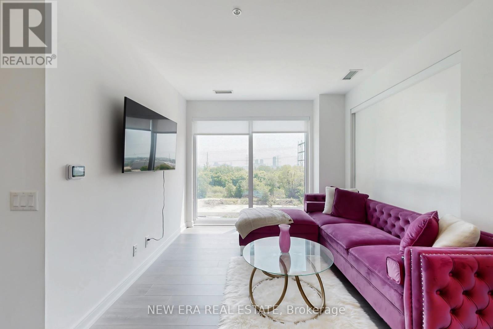 Photo 4 of 413 30 Samuel Wood Way, Toronto ON