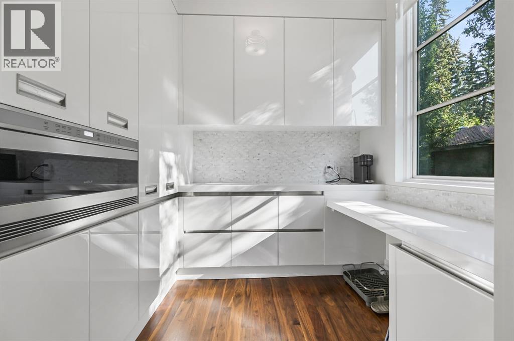 Photo 1 of 3926 9 Street Sw, Calgary AB