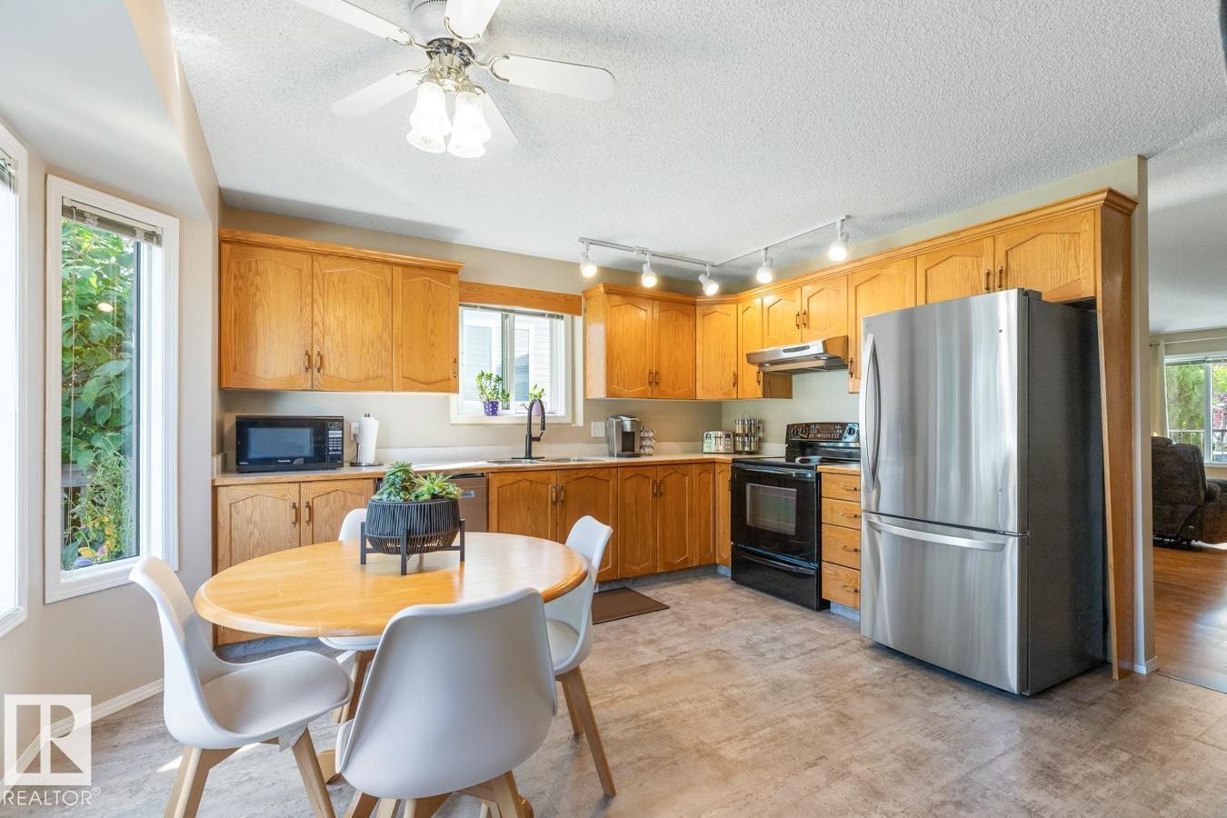 Photo 1 of 288 Regency Dr, Sherwood Park AB