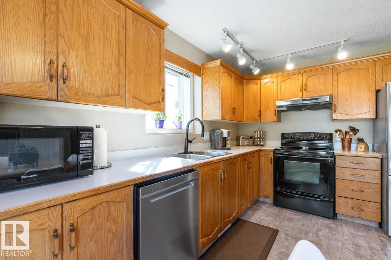 Photo 2 of 288 Regency Dr, Sherwood Park AB