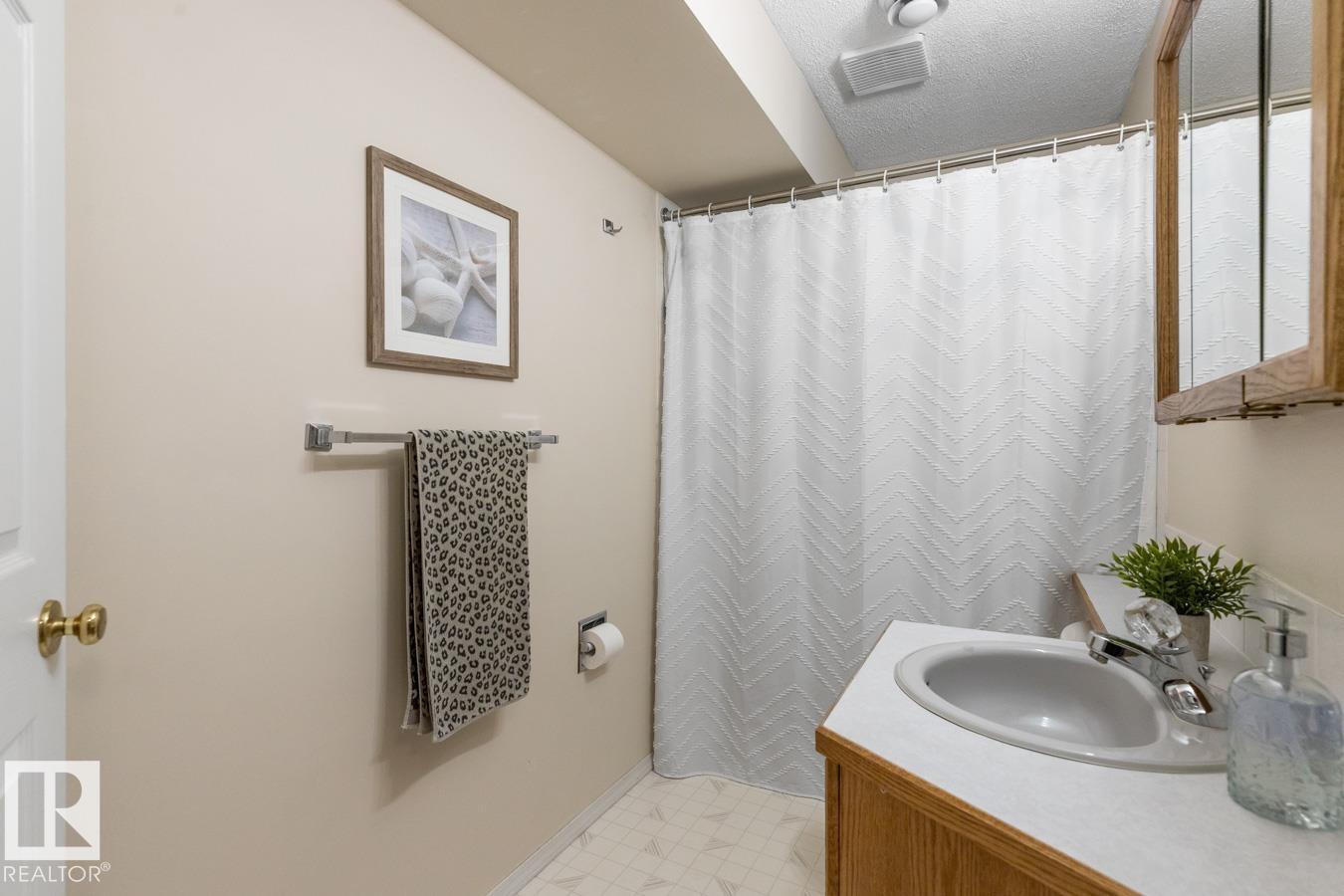 Photo 37 of 288 Regency Dr, Sherwood Park AB