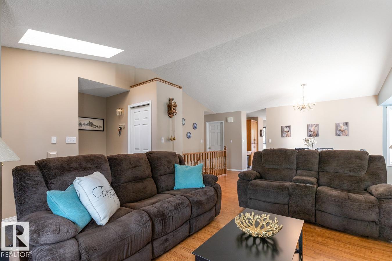 Photo 23 of 288 Regency Dr, Sherwood Park AB