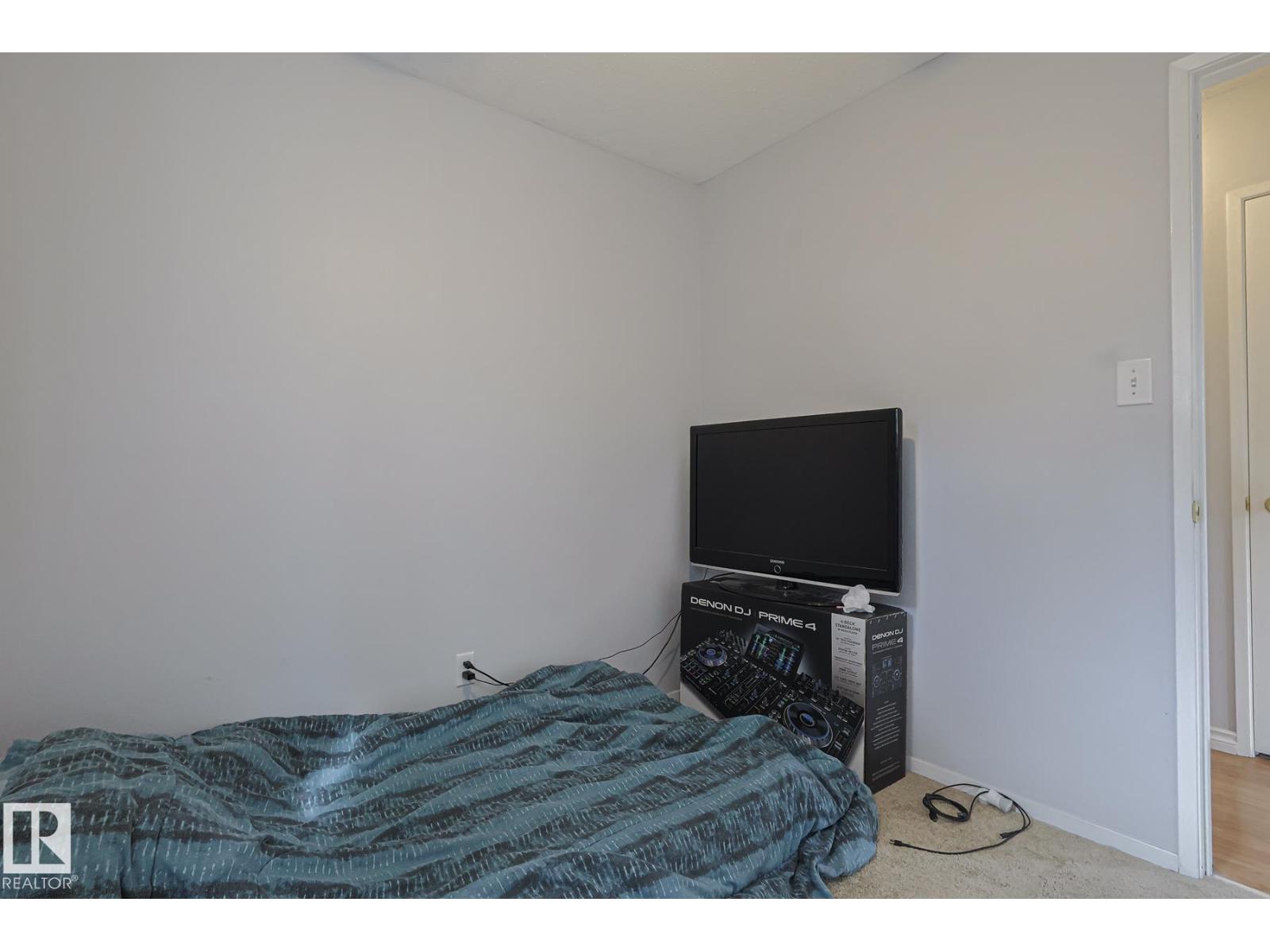 Photo 13 of 10439 16 Av Nw, Edmonton AB
