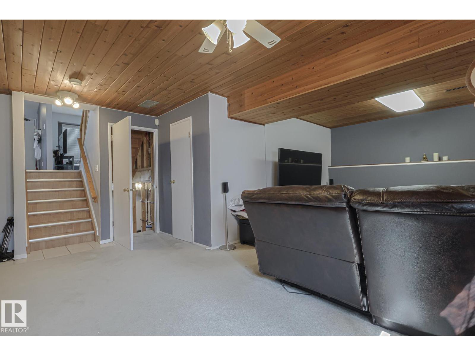 Photo 3 of 10439 16 Av Nw, Edmonton AB